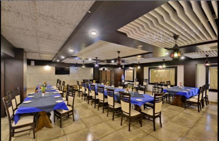 Hotel Puneet International Raipur  Exterior photo